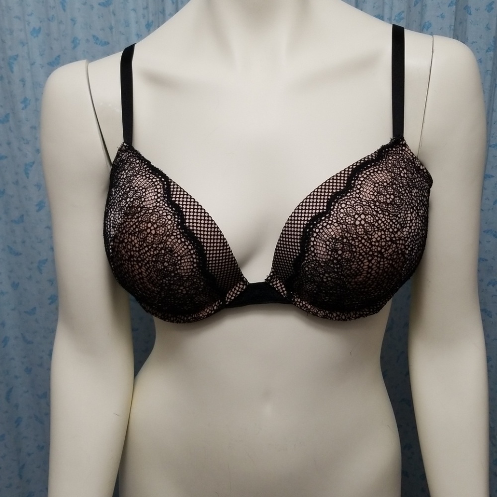Victoria secret fishnet pushup bra sz 38C